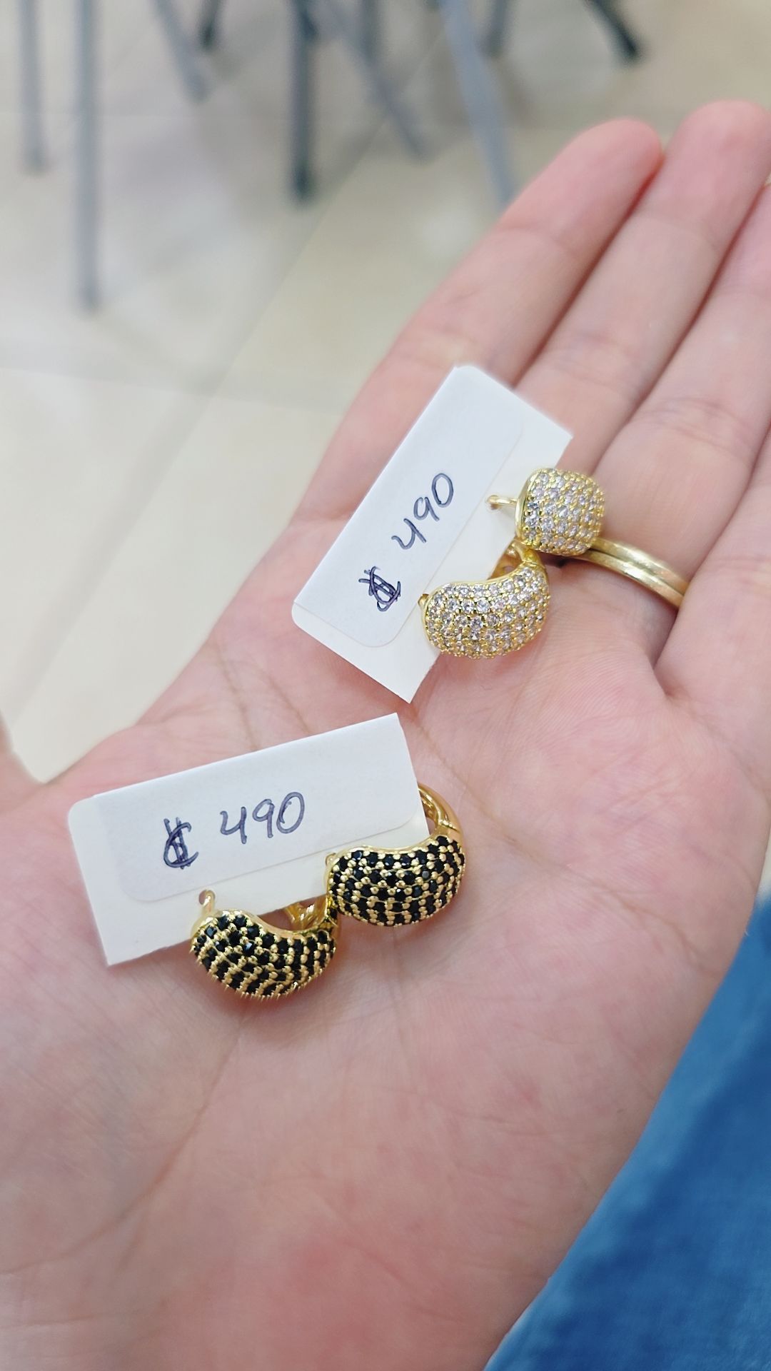 02192372 huguies full zircon