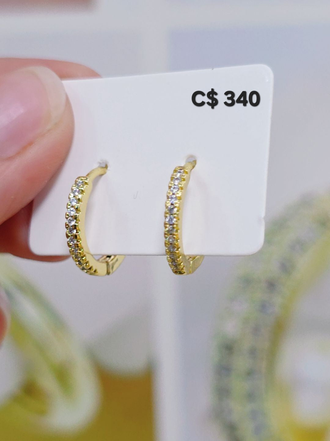 28570868 Aretes huggies en oro laminado 18k (3 Capas)