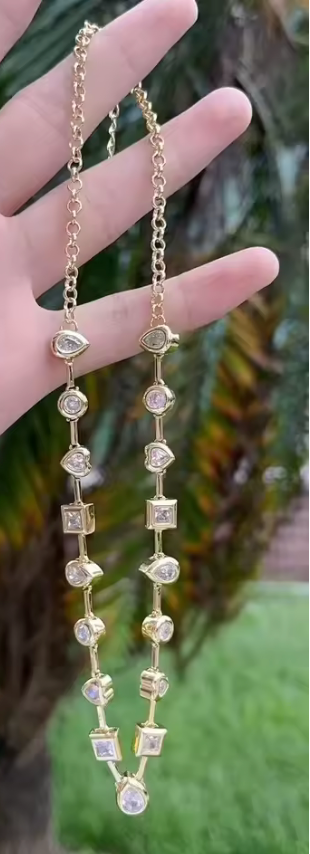 57942772 Pulsera con piedras brillantes de formas múltiples en oro laminado 18k (3 Capas)
