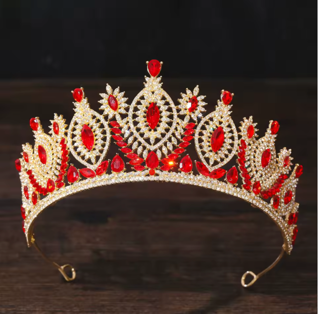 Tiara con piedras multiples y ribete de brillantes de imitación
