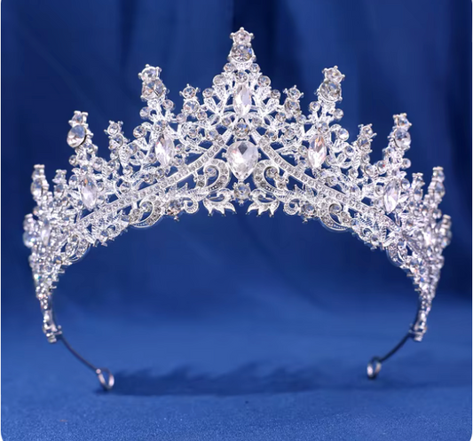 Tiara estilo princesa con piedras multiples