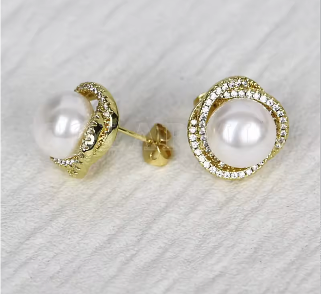 30503412 aretes con perlas y ribete de brillantes en oro laminado 18k (3 Capas)