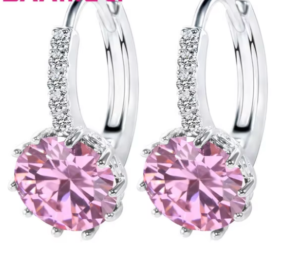 Aretes con piedra redonda y circonitas CZ en oro laminado 18k