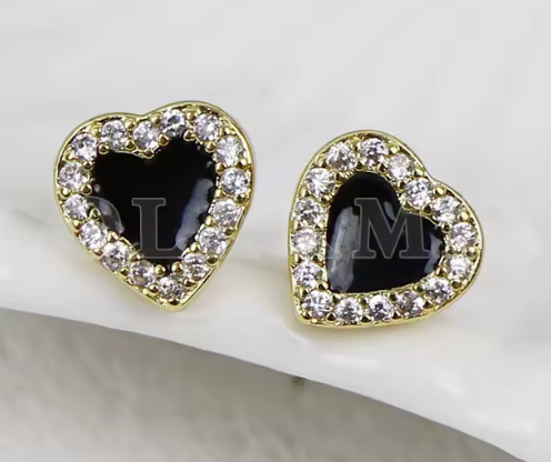 72506868 Aretes de corazón  en oro laminado 18k (3 Capas)