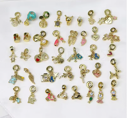 82560756 Dijes tipo pandora en oro laminado 18k (3 capas)