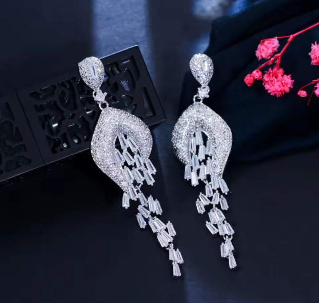99598580 Aretes largos de piedras multiples en circonita cubica AAAAA (CZ)