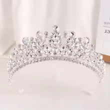 HG001 Tiara con piedras lagrimas y marquesas con ribete de brillantes de imitacion