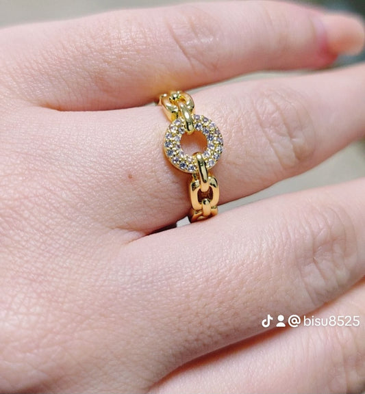 Anillo circulo y eslabones estilo cartier