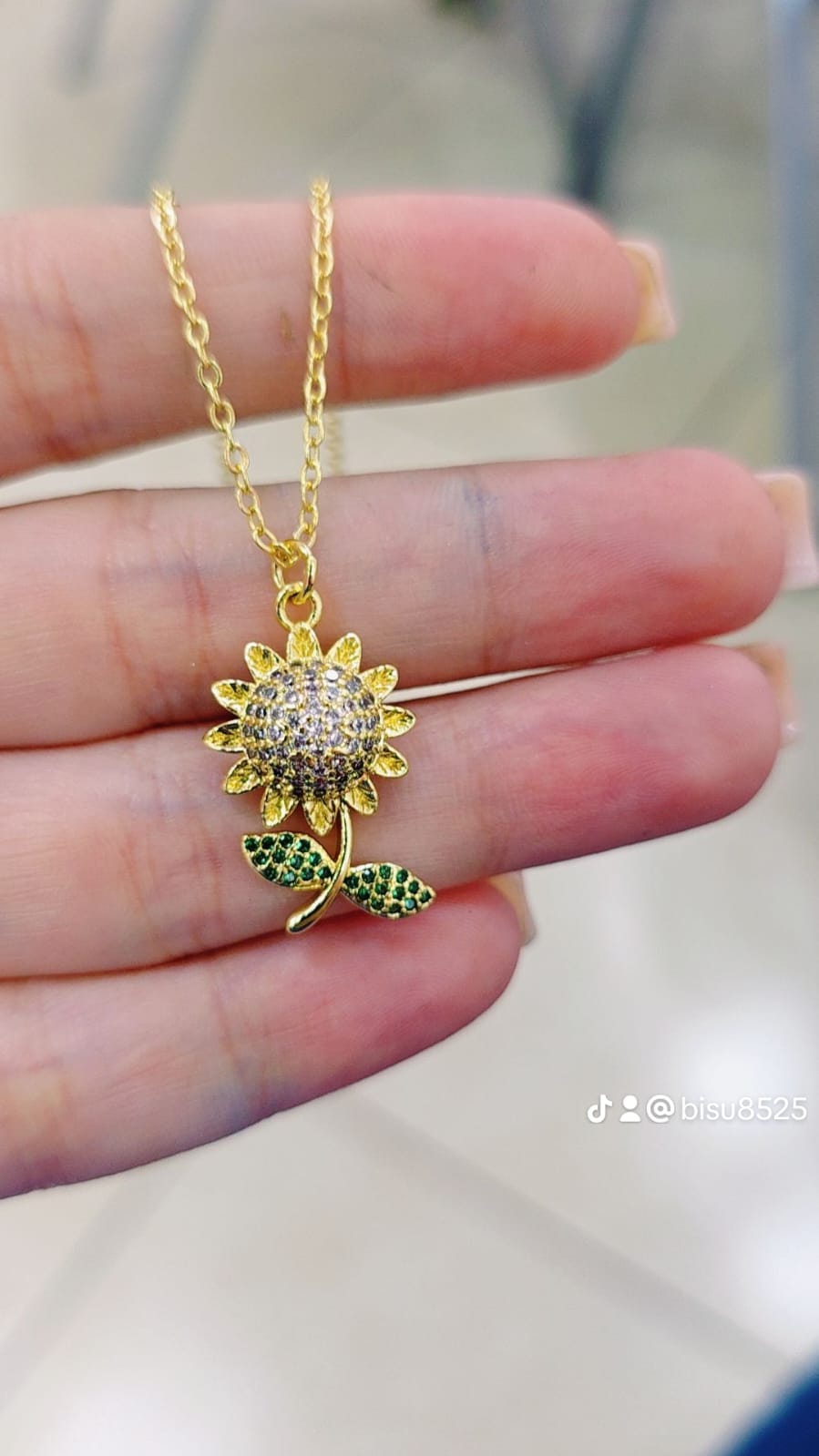 62053364 Cadena con dije girasol en oro laminado 18k (3 Capas)