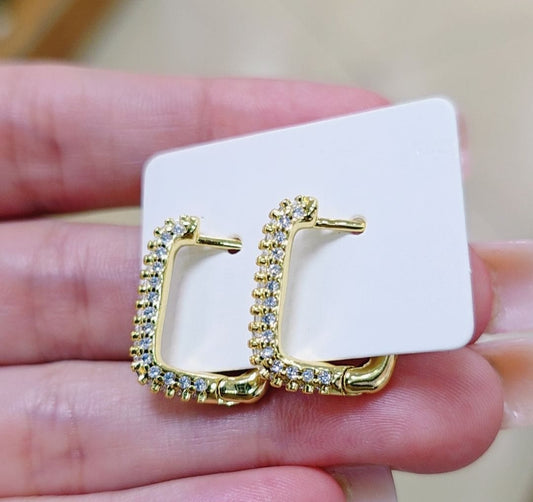 Aretes cuadrados con brillantes