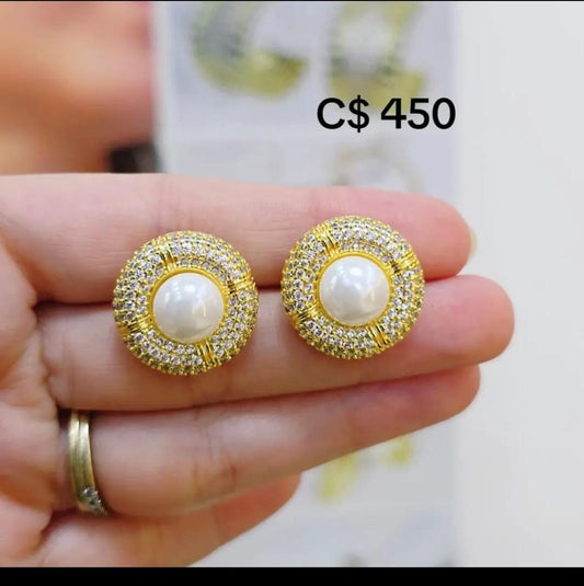 03279604 aretes con perlas y ribete de brillantes en oro laminado 18k (3 Capas)
