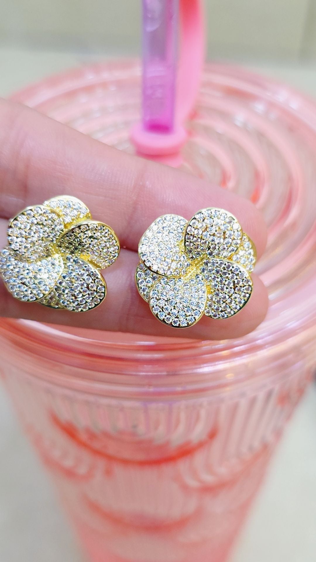 98745844 Aretes flor con brillantes