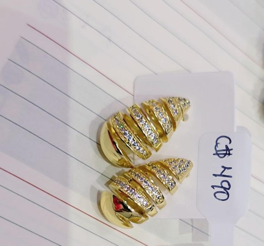 93527284 Aretes  en oro laminado 18k (3 Capas)
