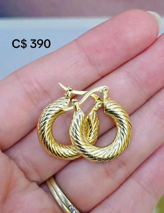61778420 Aretes huggies en oro laminado 18k (3 Capas)